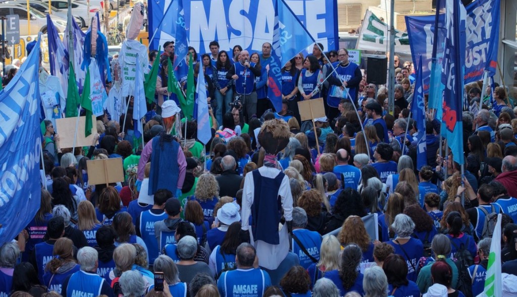 Paritaria docente: Amsaf&eacute; define su postura tras las mociones de La Capital y Rosario