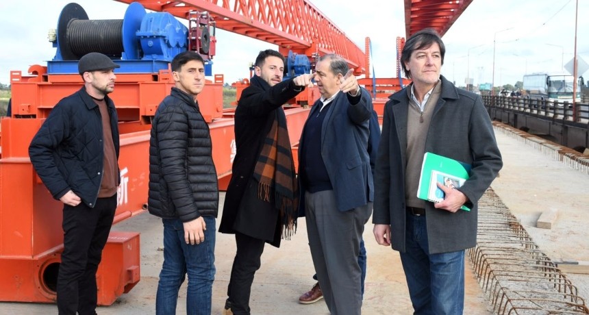 Poletti y Garibaldi recorrieron la obra del nuevo Puente Carretero y destacaron el impacto en la movilidad