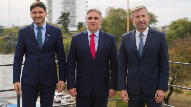 Pullaro y gobernadores de la Regi&oacute;n Centro reclamaron al Gobierno nacional una baja de las retenciones al campo