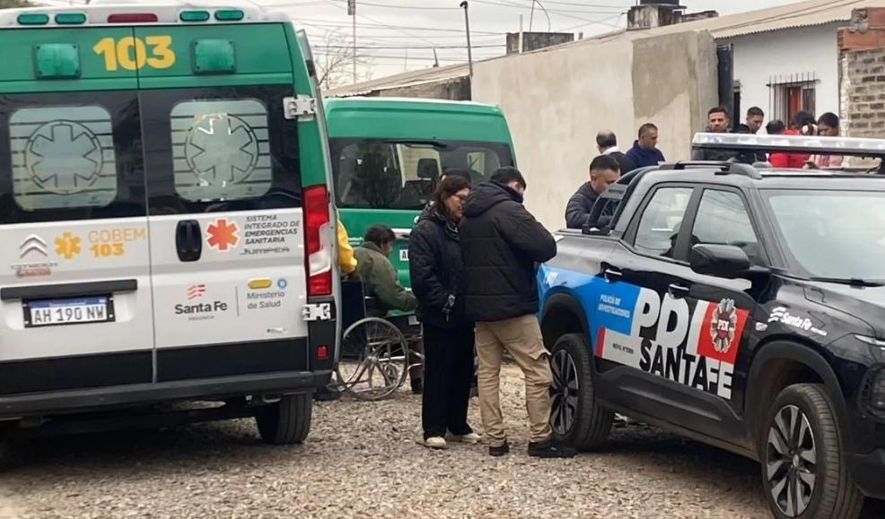 Incendio en barrio Nuevo Horizonte: trasladaron a siete adultos de un hogar clandestino a la Casa Beata Clara Bosatta