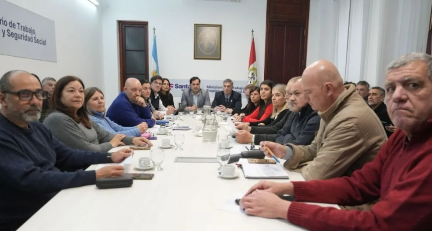 Paritaria docente: el Gobierno ofert&oacute; un aumento semestral del 15% y un piso salarial de m&aacute;s de $1,5 millones