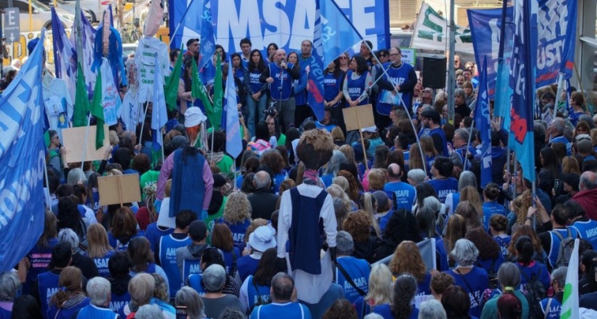 Paritaria docente: Amsaf&eacute; define su postura tras las mociones de La Capital y Rosario