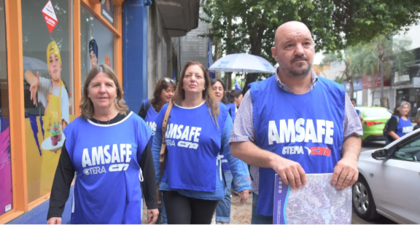 Los gremios docentes rechazan la aplicaci&oacute;n de los aumentos salariales por la v&iacute;a del decreto