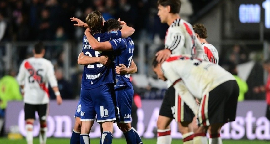 Chacho Coudet no le encuentra la vuelta a River, que perdi&oacute; ante Gimnasia y no tiene puntos en el Torneo Clausura