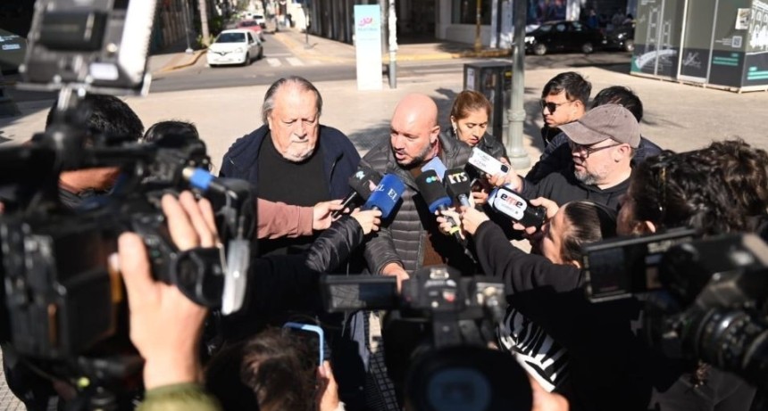 Los docentes santafesinos se movilizaron y rechazaron la suba por decreto