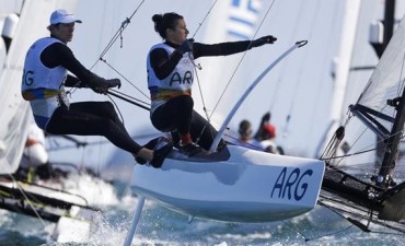 Muy cerca del oro: Santiago Lange y Cecilia Carranza tomaron el liderazgo de la clase Nacra
