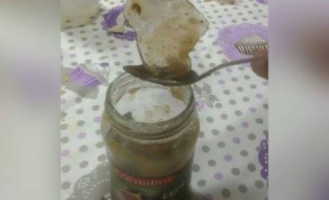Mir&aacute; lo que encontr&oacute; un santafesino en un frasco de mermelada