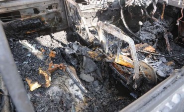 Incendiaron un auto en el oeste de la ciudad