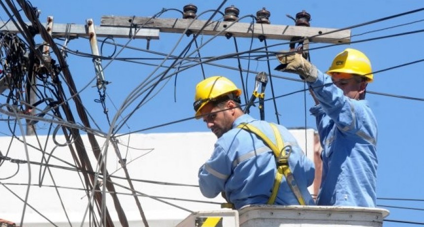 En medio del esc&aacute;ndalo en Santa Fe el aumento de la luz ser&aacute; del 15%