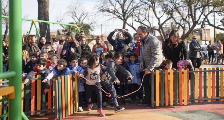 Se inaugur&oacute; la renovada Plaza Fournier