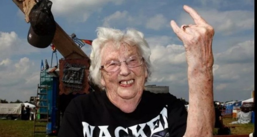 Abuelos se escaparon de un geri&aacute;trico para ver un show de metal