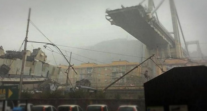Se cay&oacute; un puente en Italia y hay al menos 35 muertos