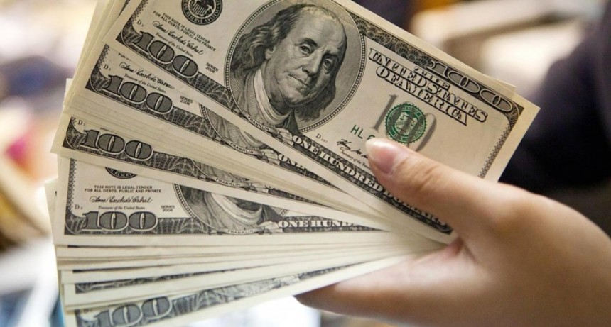 El d&oacute;lar super&oacute; los $31 y lleg&oacute; a su record hist&oacute;rico