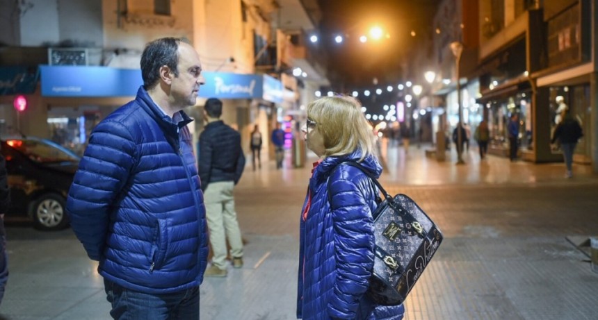 La Peatonal San Mart&iacute;n prueba su nueva iluminaci&oacute;n led