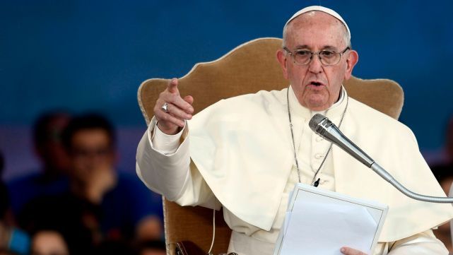Francisco critic&oacute; "la libertad sin l&iacute;mites" de la juventud