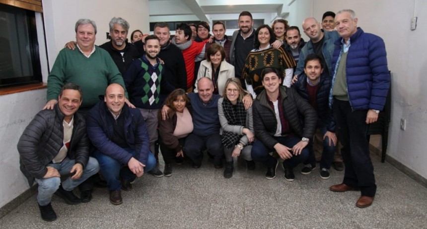 Fuerte apoyo de radicales santafesinos a las candidaturas de Enrique Est&eacute;vez y Carolina Piedrabuena