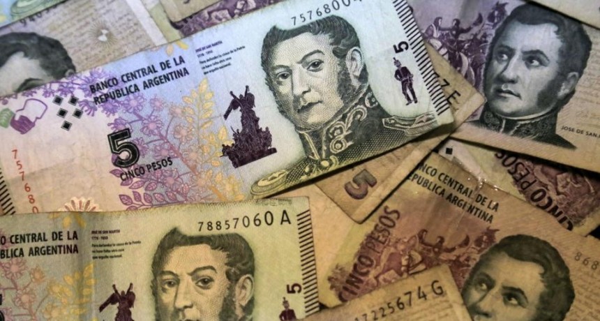Empez&oacute; el canje de los billetes de 5 pesos