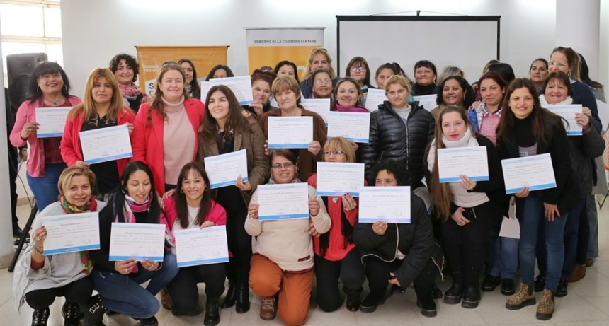 El Municipio entreg&oacute; certificados de formaci&oacute;n a cuidadores domiciliarios