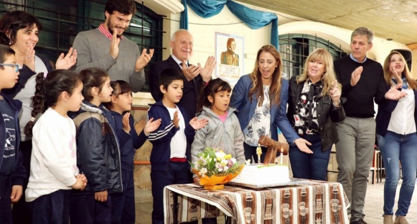 Lifschitz particip&oacute; del aniversario 428 de la escuela San Francisco