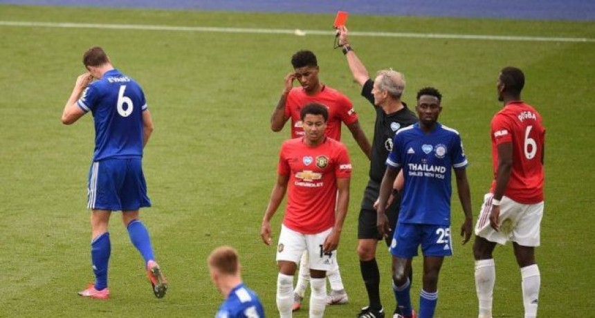 Tarjeta roja para los que le tosan a rivales en Inglaterra