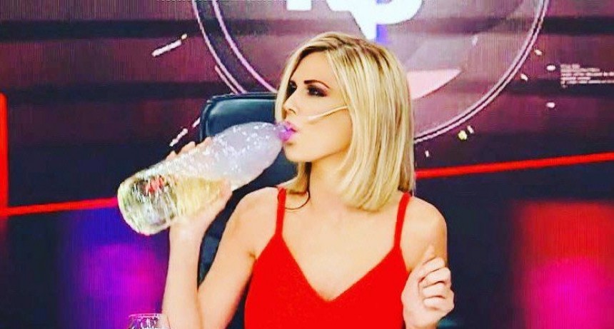 Podr&iacute;an sancionar a Viviana Canosa por beber di&oacute;xido de cloro en c&aacute;mara