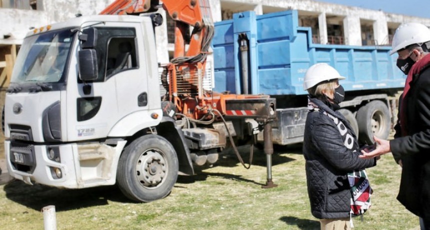Comenzaron las demoliciones del plan integral en el Cementerio Municipal