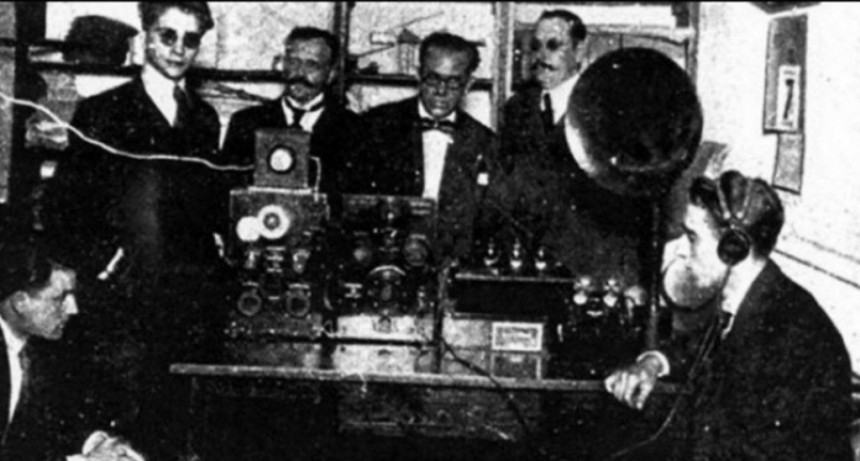 La radio cumple 100 a&ntilde;os 
