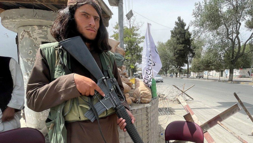 Afganistán: talibanes accedieron a armas de Estados Unidos