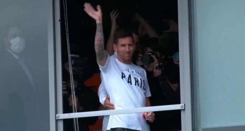 Lionel Messi acord&oacute; con el PSG y lleg&oacute; a Par&iacute;s para firmar contrato