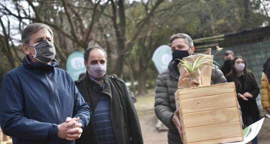 La Municipalidad entreg&oacute; composteras a instituciones de la ciudad