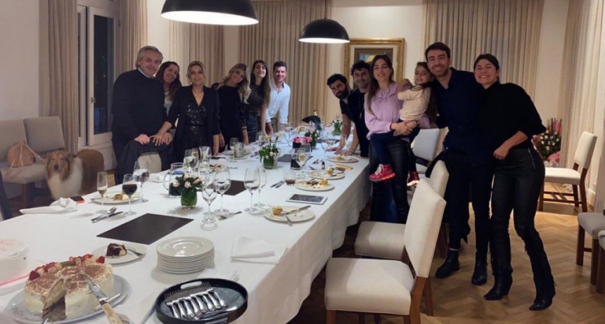 Se filtr&oacute; una foto de festejos de la Primera Dama del 2020