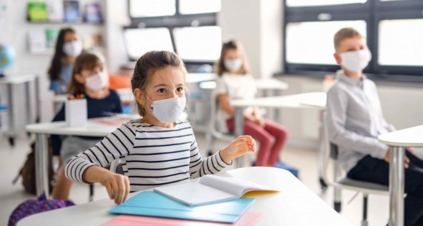 Analizan reducir el distanciamiento para que haya m&aacute;s presencialidad en las escuelas