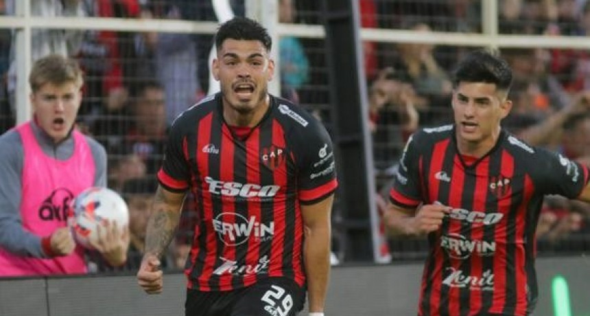 Patronato sometió y goleó a un desconcertado Boca en Paraná
