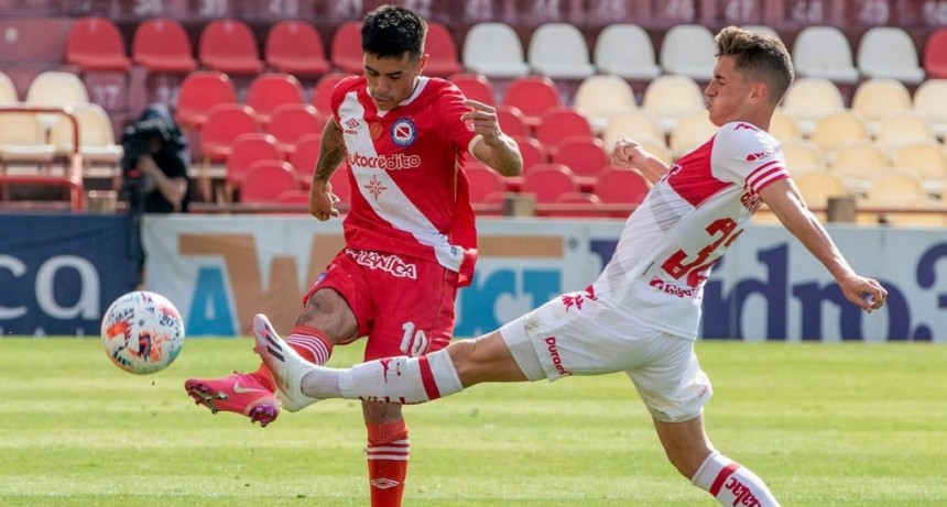 Argentinos Juniors le ganó un duelo clave a Unión y no le pierde pisada a Atlético Tucumán