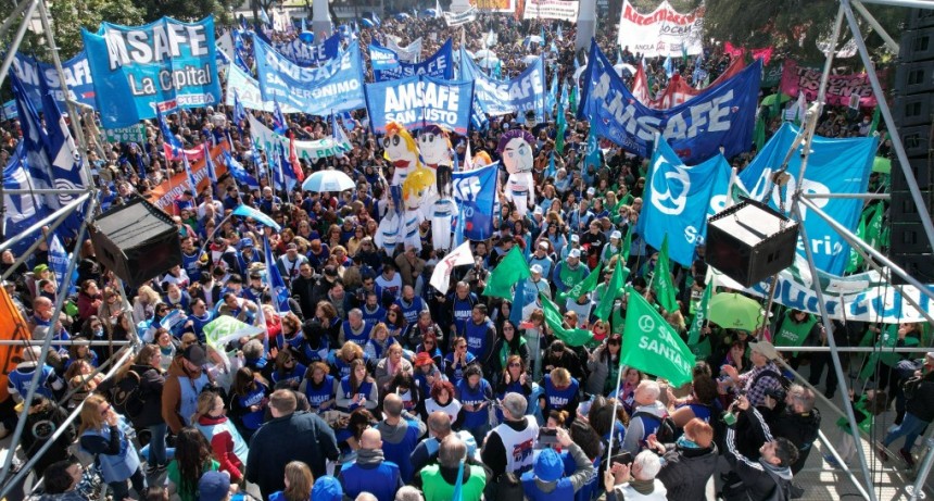 Arranca una semana que tendr&aacute; un paro docente por 72 horas con movilizaci&oacute;n
