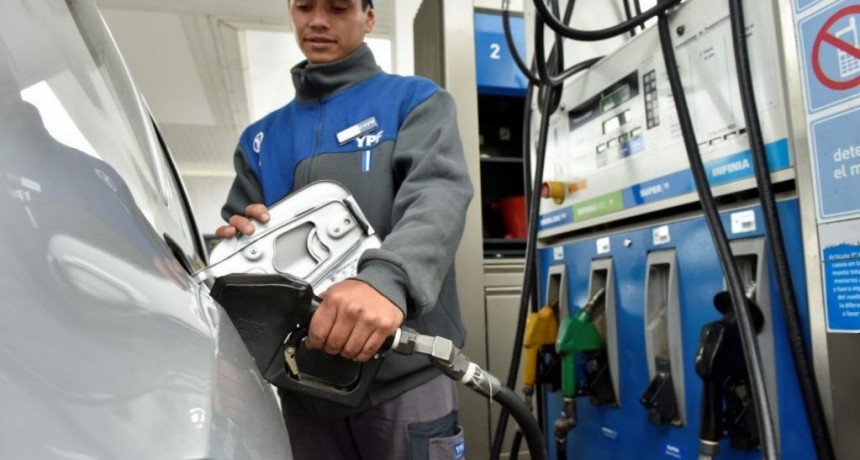 YPF aument&oacute; un 7,5% promedio los precios de sus combustibles