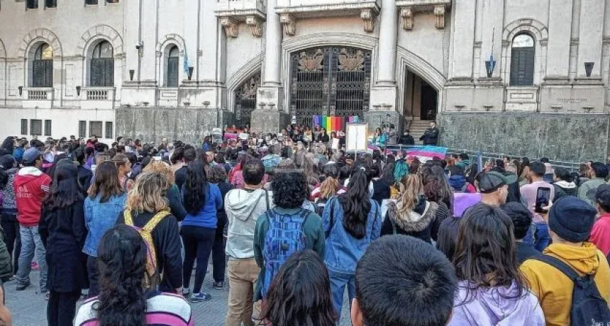 El transfemicidio de Alejandra Ironici desat&oacute; una movilizaci&oacute;n masiva