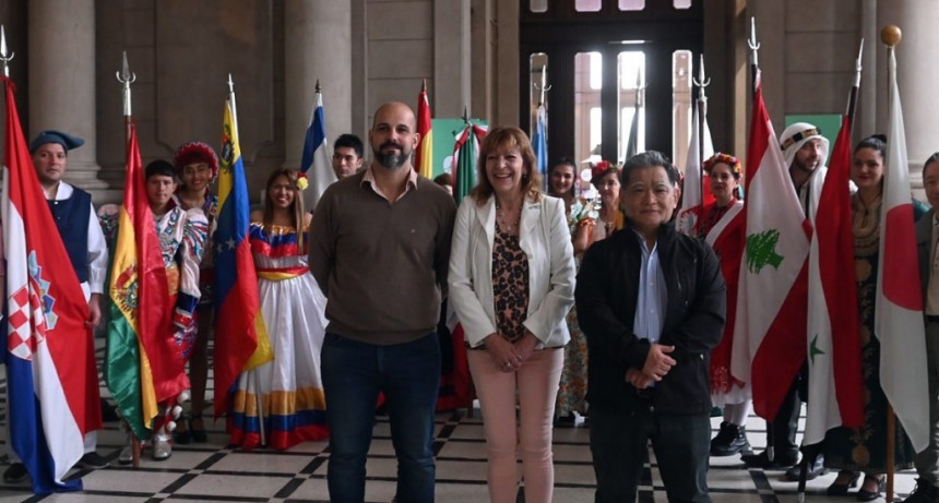 Comienza la trig&eacute;sima edici&oacute;n de la Fiesta de las Colectividades