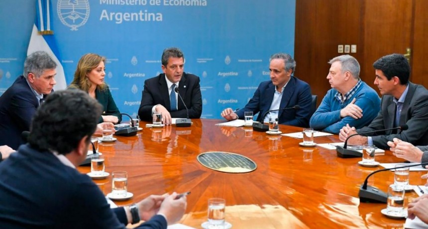 El Gobierno congel&oacute; el precio de los combustibles hasta el 31 de octubre