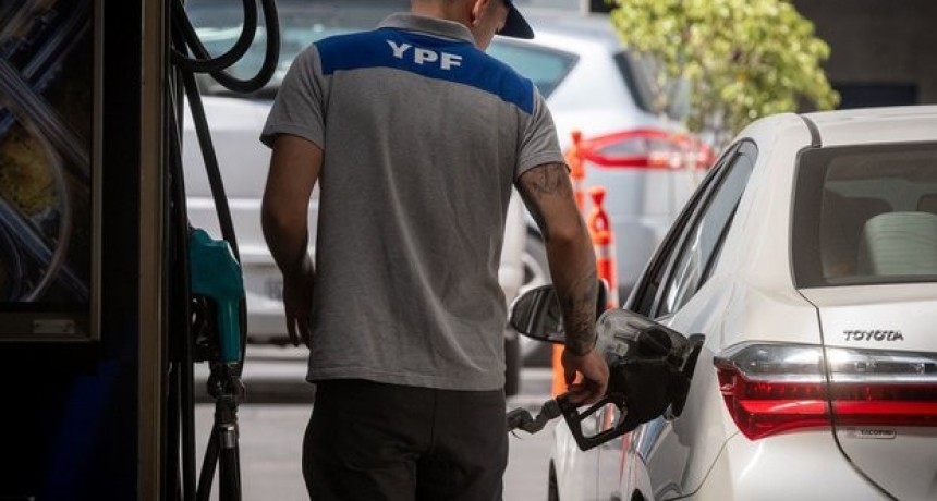 M&aacute;s caros: YPF volvi&oacute; a subir los combustibles desde este jueves