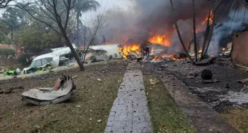 Tragedia a&eacute;rea en Brasil: murieron 61 pasajeros tras estrellarse un avi&oacute;n
