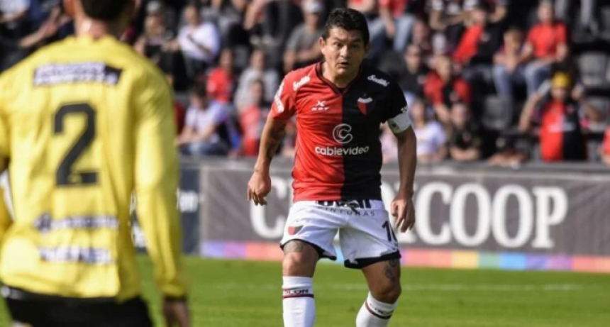 El Pulga Rodr&iacute;guez arrastra una molestia y es duda para el choque con San Telmo