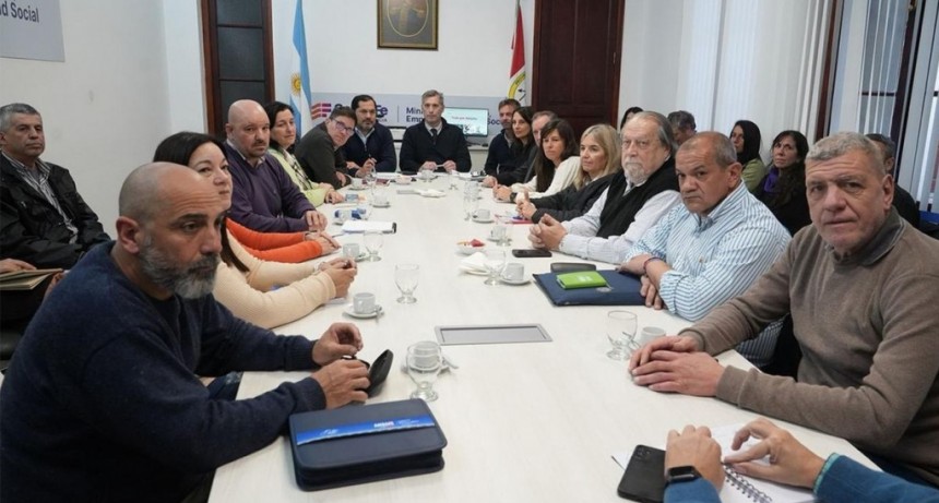 Paritarias en Santa Fe: gremios docentes y ATE definen su respuesta este jueves