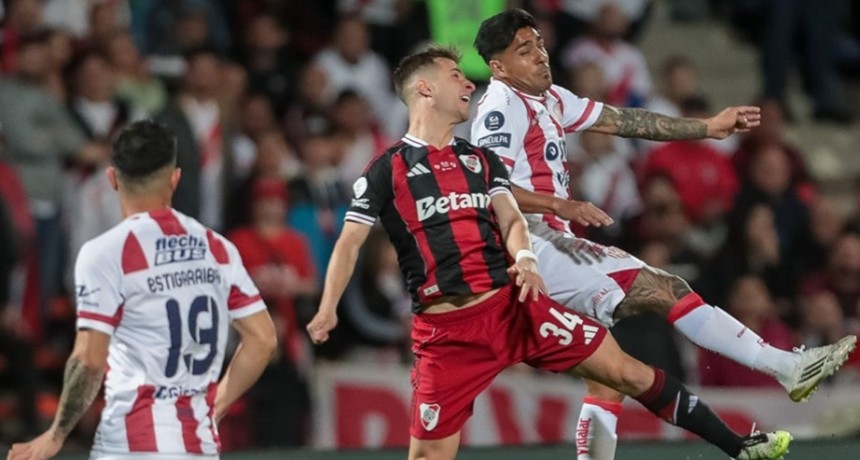 Uni&oacute;n cay&oacute; por penales ante River y qued&oacute; afuera de la Copa Argentina