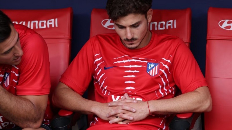 Los hinchas del Atl&eacute;tico de Madrid silbaron a Juli&aacute;n &Aacute;lvarez en el partido ante Villarreal