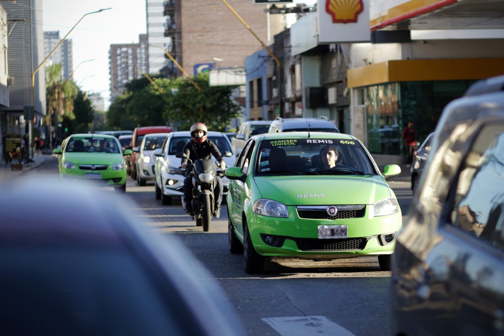 Taxis, remises y apps: abren la inscripci&oacute;n para acceder a 380 licencias en Santa Fe
