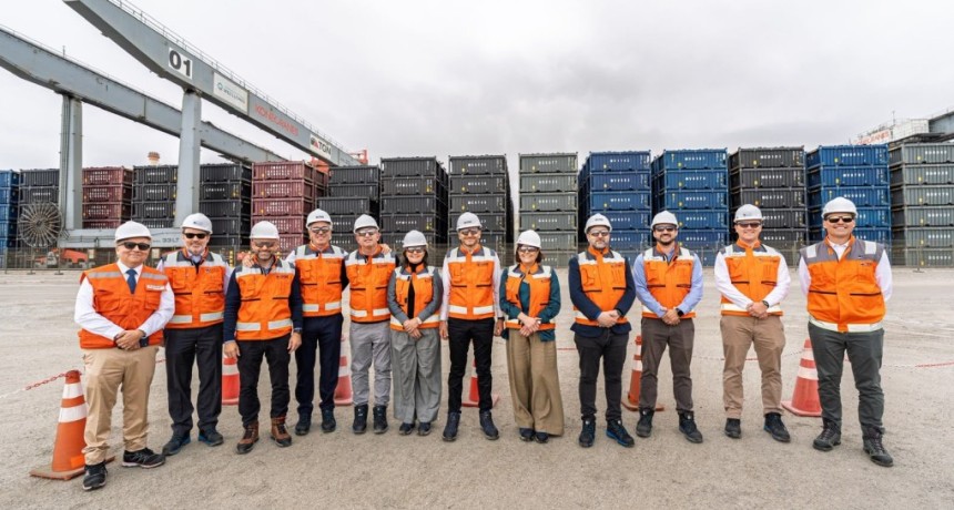 Pullaro en Chile: Queremos que Santa Fe sea un hub log&iacute;stico de la miner&iacute;a