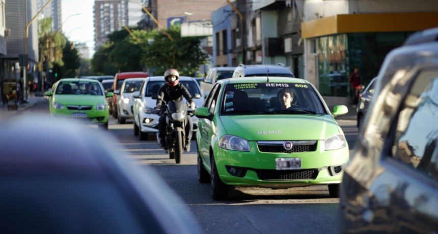 Taxis, remises y apps: abren la inscripci&oacute;n para acceder a 380 licencias en Santa Fe