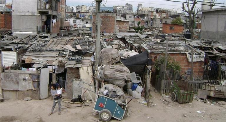 La tasa de pobreza en Argentina bajó a 28,6%