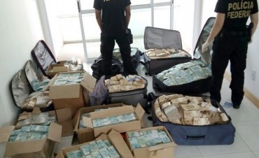 Brasil: hallan valijas y cajas llenas de billetes en un departamento de un ex ministro de Michel Temer